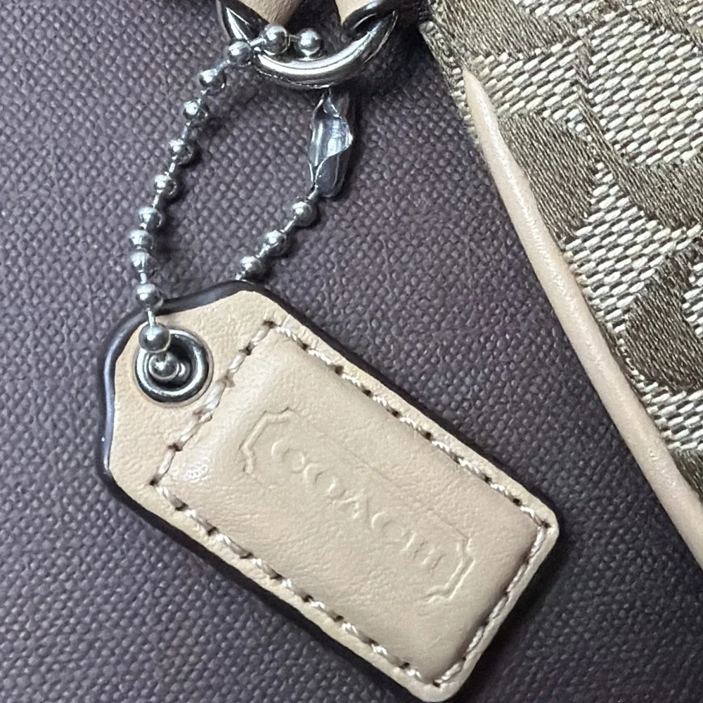 Coach F50594 Signature Stripe Canvas Wristlet Y2K Aesthetic Preppy Hangtag